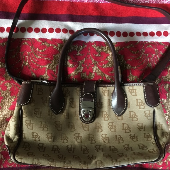 Dooney & Bourke Handbags - Dooney and Bourke bag